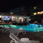 Apartman Luxury Penthouse With Outdoor Hot Tub And Panoramic Views Napospart