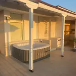 Luxury Penthouse With Outdoor Hot Tub And Panoramic Views