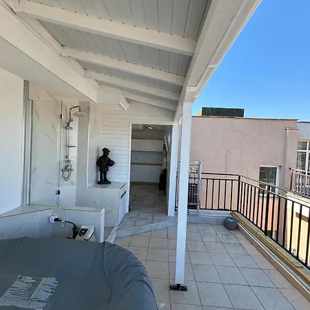 Luxury Penthouse With Outdoor Hot Tub And Panoramic Views * Σάνι Μπιτς