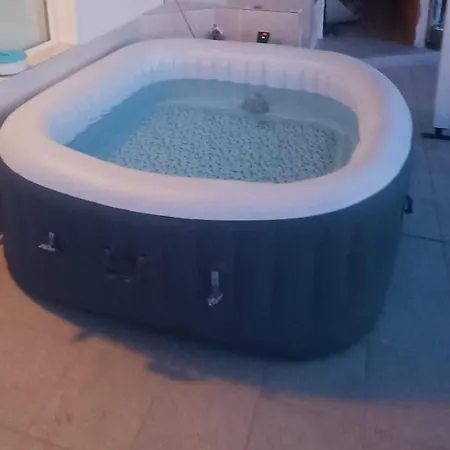 Luxury Penthouse With Outdoor Hot Tub And Panoramic Views Διαμέρισμα *
