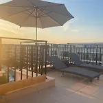 Апартамент Luxury Penthouse With Outdoor Hot Tub And Panoramic Views